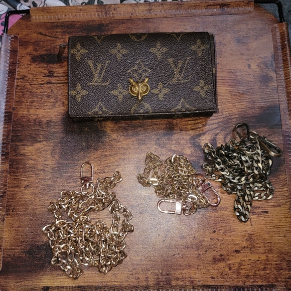 Authentic LOUIS VUITTON Monogram Porte Monnaie Tresor Chain Authentic - Picture 2 of 16